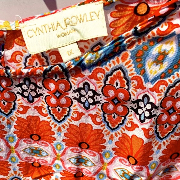 Cynthia Rowley Plus Size high low top with free bracelet! - Picture 3 of 8